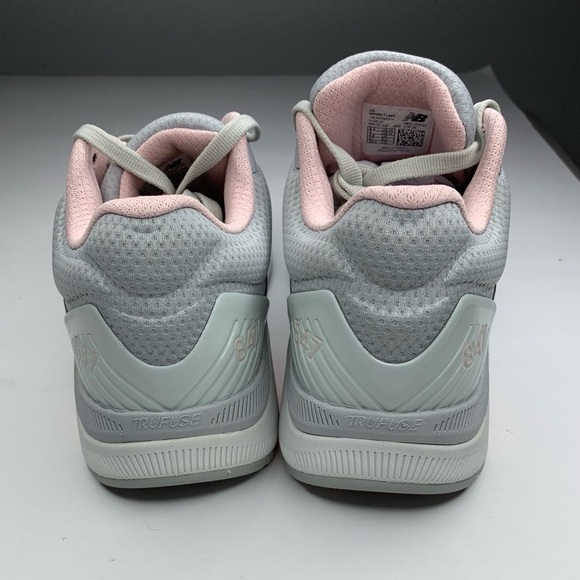 New Balance 847 v4 size 6.5 Womens - Picture 2 of 5